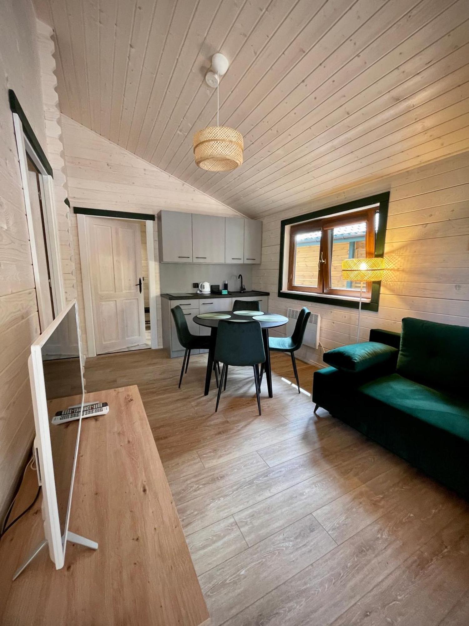 Osrodek Wypoczynkowy "Julia" W Samociazku Hotel Samociążek Bagian luar foto